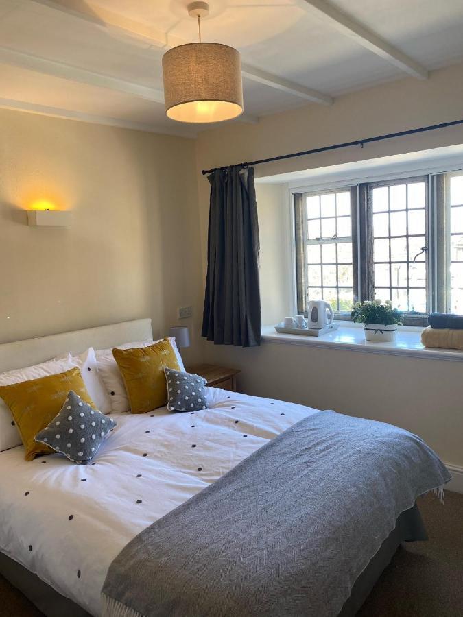 The Fleur-De-Lis Hotel Chiselborough 외부 사진